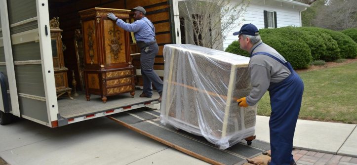 How to hire specialty items moving companies in Nashville, TN. Learn how experts use custom crating and climate-controlled transport for pianos, art, and safes.